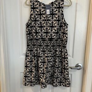 Universal thread, black and cream gathered waste, tieback linen type dress XL